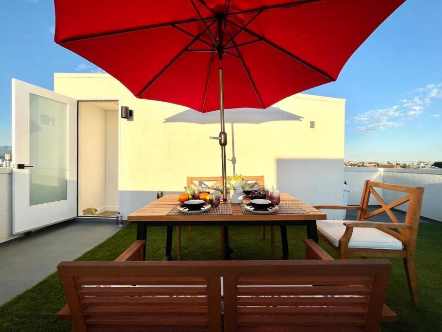 Luxury K-Town Dwelling With Private Rooftop Deck. Los Angeles Kültér fotó