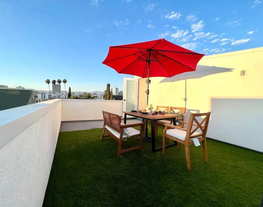 Luxury K-Town Dwelling With Private Rooftop Deck. Los Angeles Kültér fotó